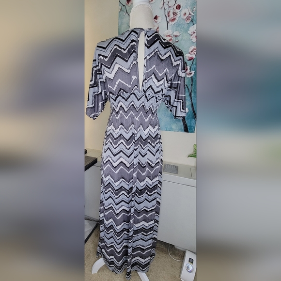 Black and Gray Maxi Dress - Picture 5 of 6